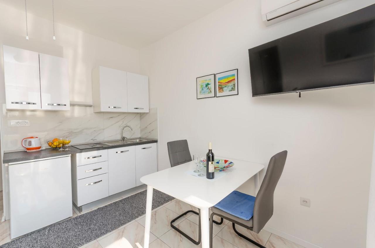 Apartments And Rooms On The Beach Vodice Exterior foto