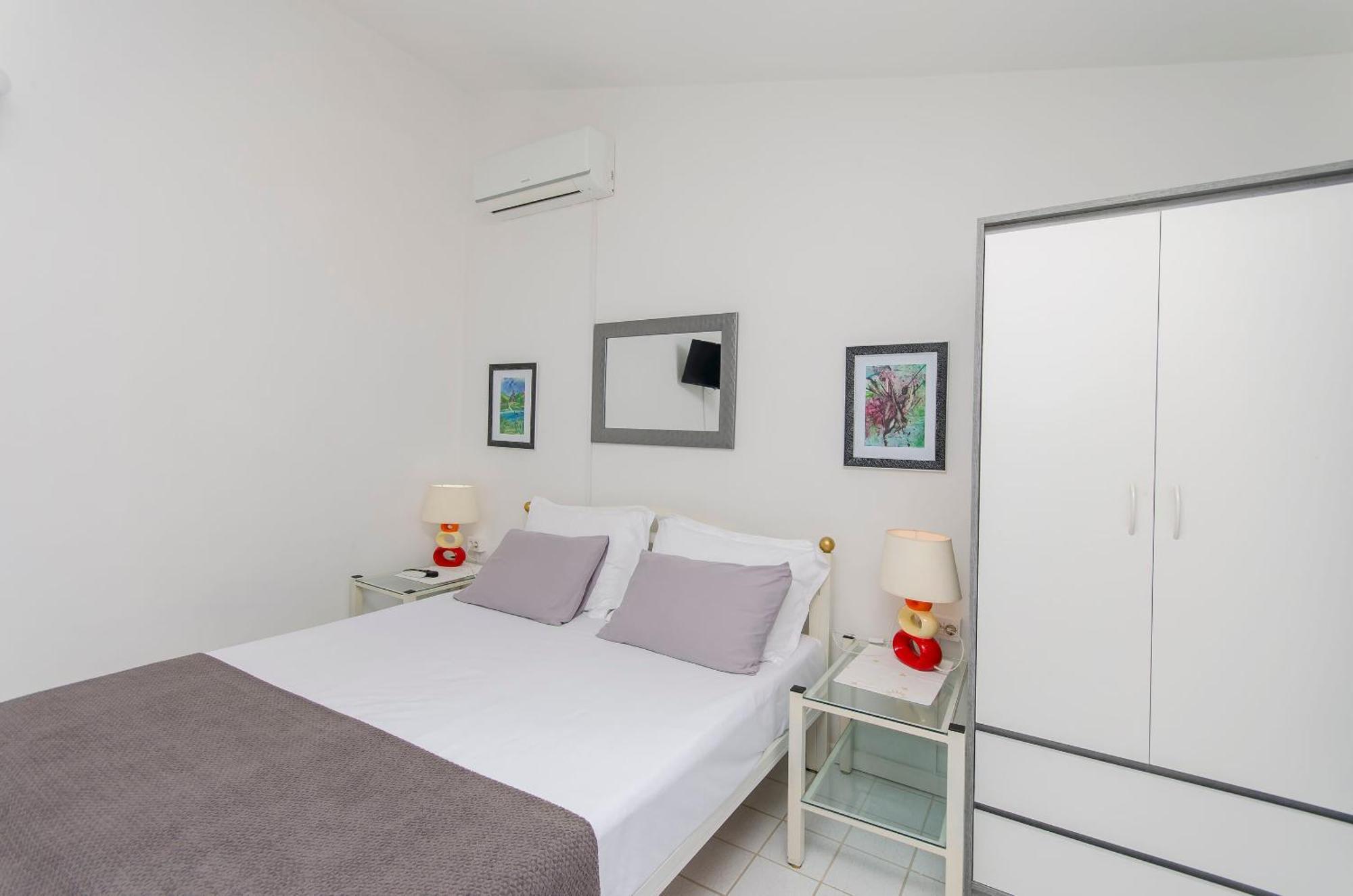 Apartments And Rooms On The Beach Vodice Exterior foto
